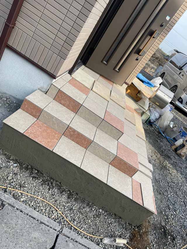 玄関タイル張替え工事|栃木県塩谷郡高根沢町H様邸(2021.11.01)